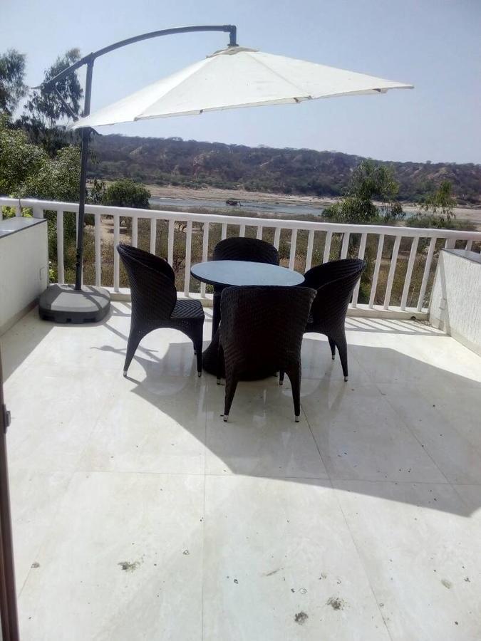 The Meera Hotel Derol Exterior foto